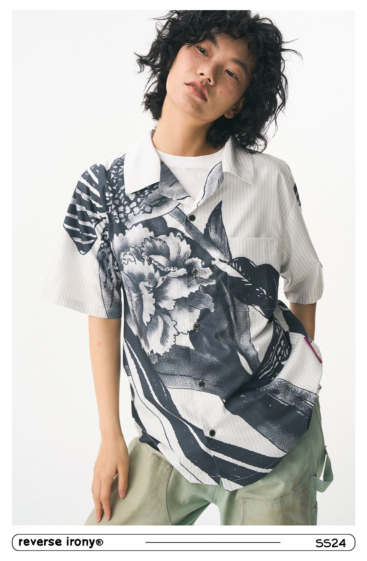 REVERSE IRONY Mock Sketch Flower Print Shirt Unisex White